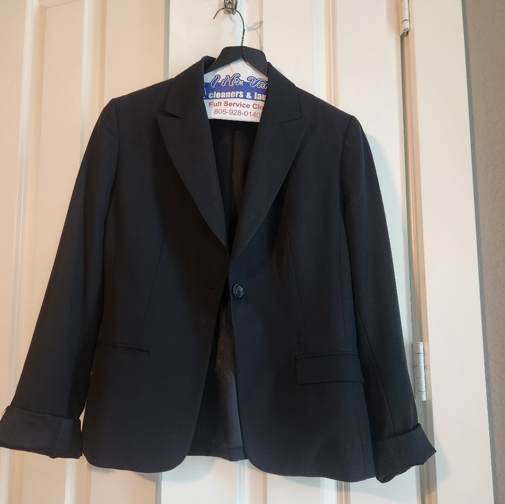 Elie Tahari Elegant Black Blazer